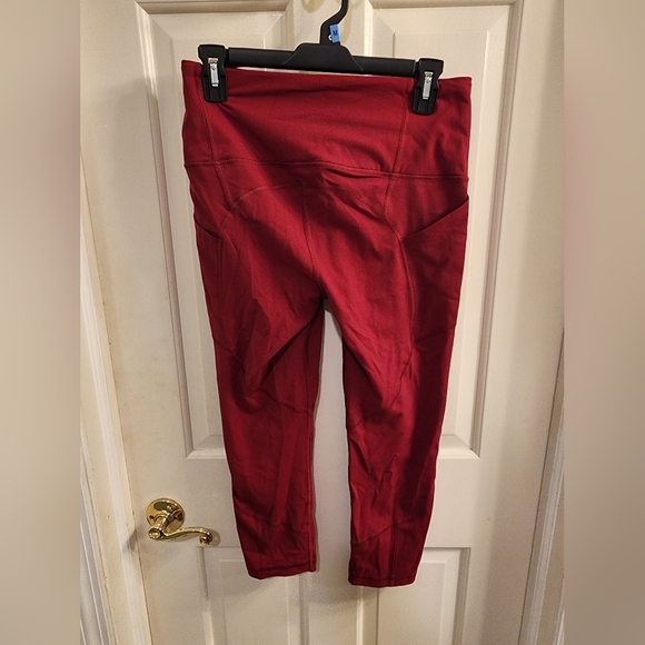 Victoria Sport Victoria's Secret Total Knock Out Pocket Leggings CAPRI Med red - Picture 4 of 4